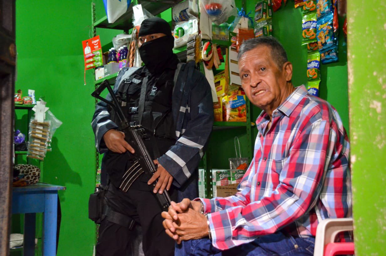 PNC y FGR hacen efectiva hoy la captura de un ex alcalde de ARENA, acusado de homicidio agravado pnc-y-fgr-hacen-efectiva-hoy-la-captura-de-un-ex-alcalde-de-arena-acusado-de-homicidio-agravado